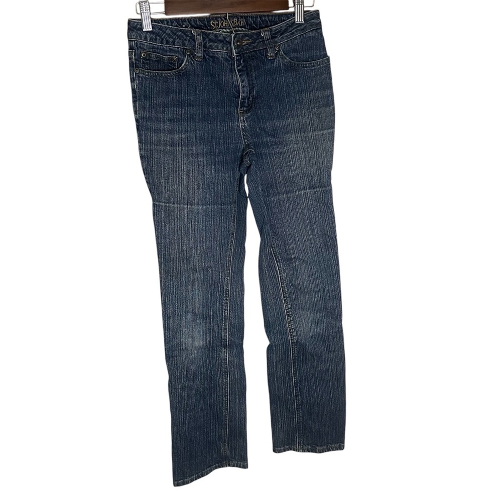 St John’s Bay Women’s Size 6 straight leg jeans
